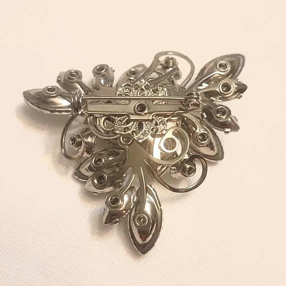 💥BOGO💥 Vintage Brooch - Picture 4 of 6